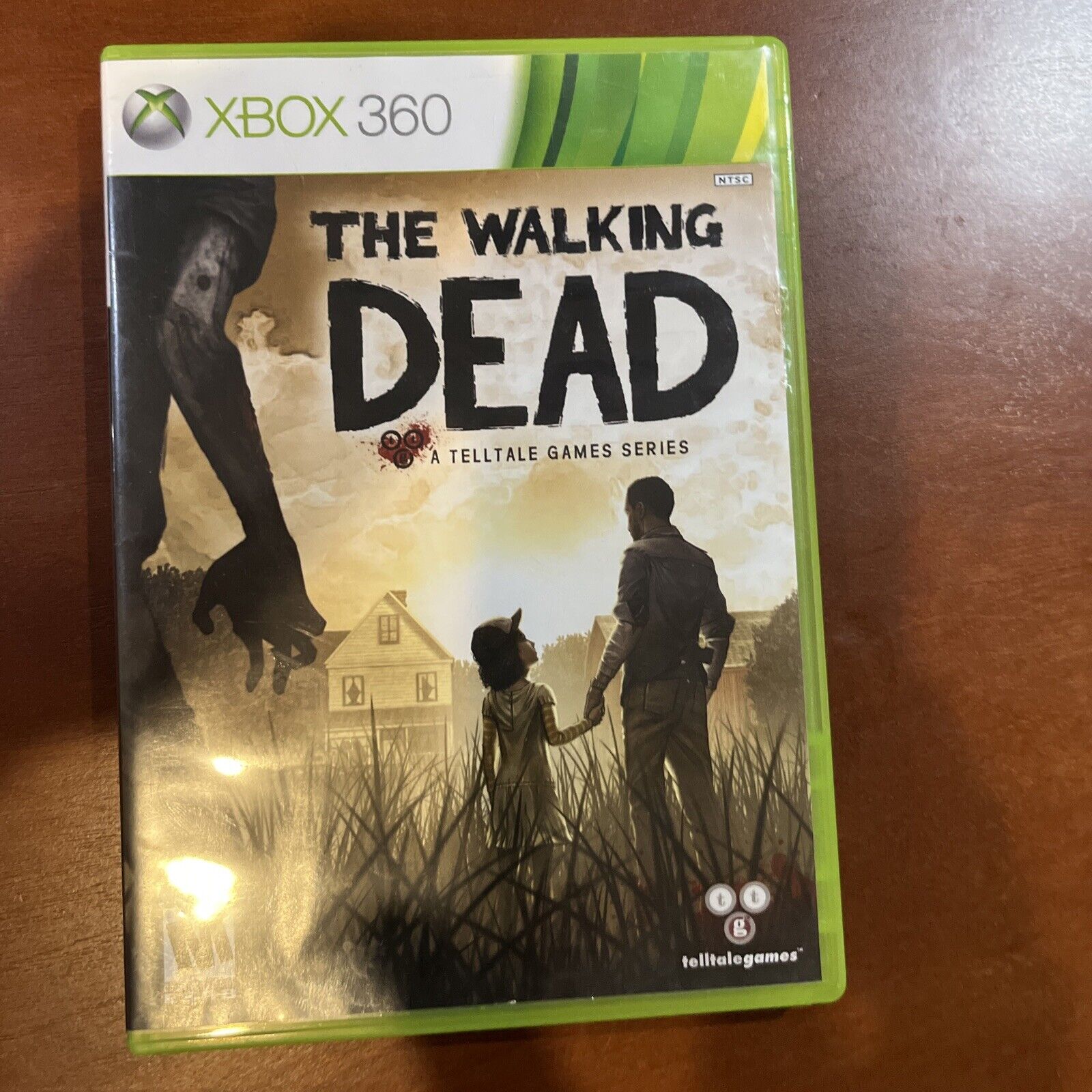 The Walking Dead: A Telltale Games Series ( Xbox 360) no case. Tested.