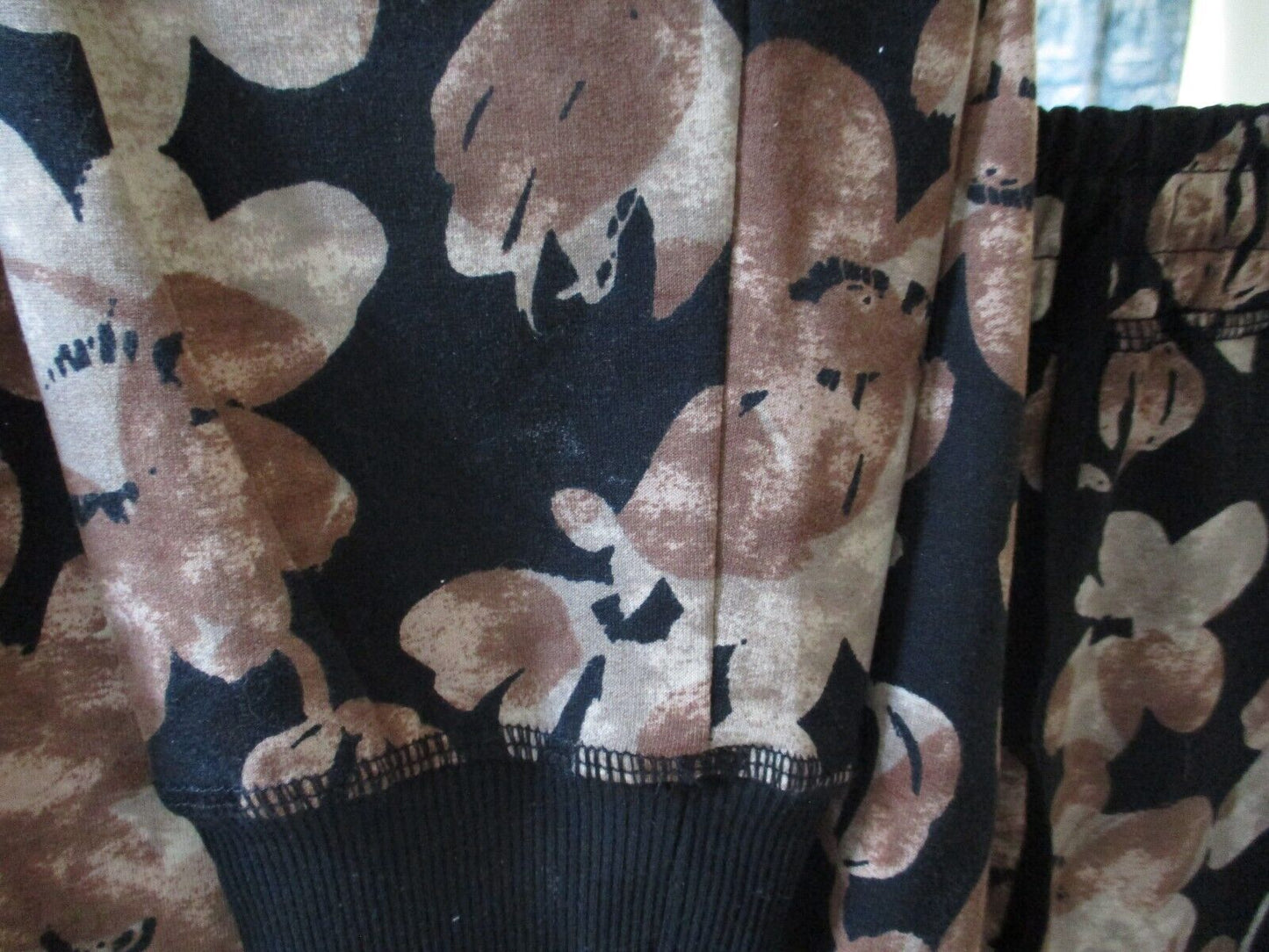 LuLaRoe Like New Jax Small Black and Brown Floral Joggers Sweatpants