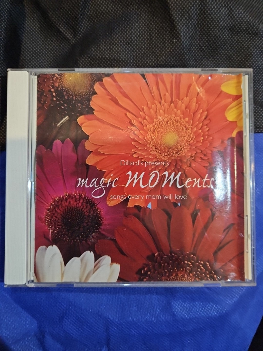 Dillard's Prezents Magic Moments (CD)