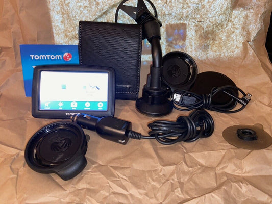 TomTom XL 4ET03 w/ Mount Kit / Car Charger / Data Cable / Manual / Case - Bundle