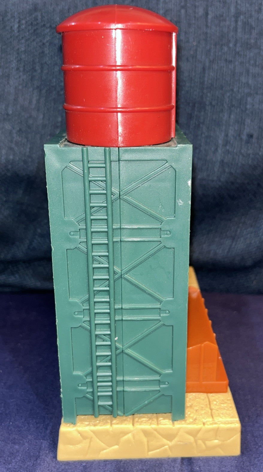 Thomas & Friends Train Trackmaster SODOR Grain & Hay Co. Lift Building Hit Toy