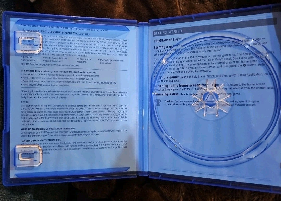 Call of Duty Black Ops 4 PS4. No Game. Case + Artwork ONLY