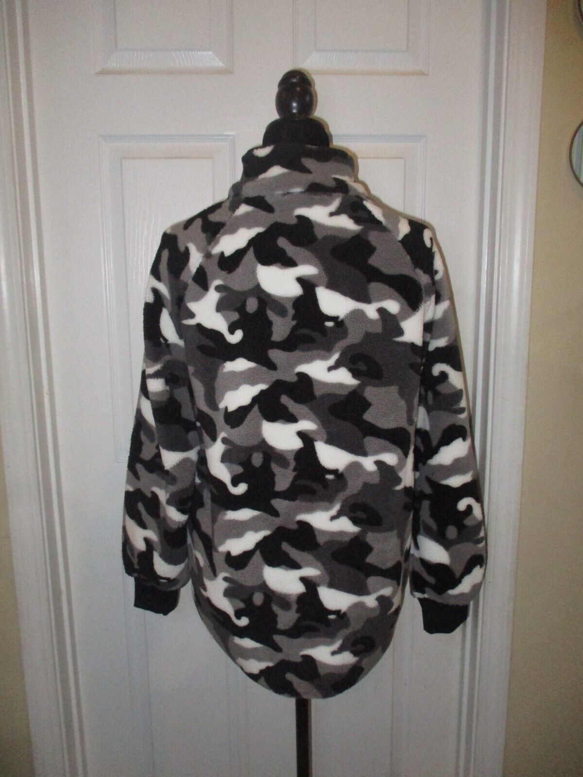 White Birch Black White Gray Camo Fleece Pullover Small NEW