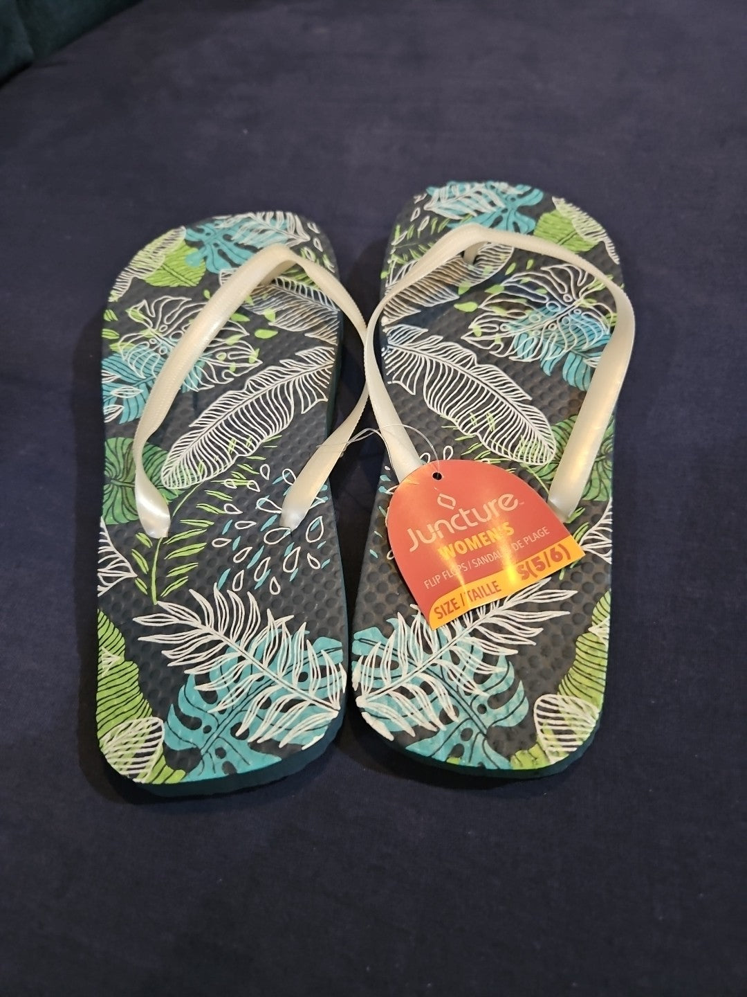 Women’s Juncture Flip Flops  Small (5/6) New!