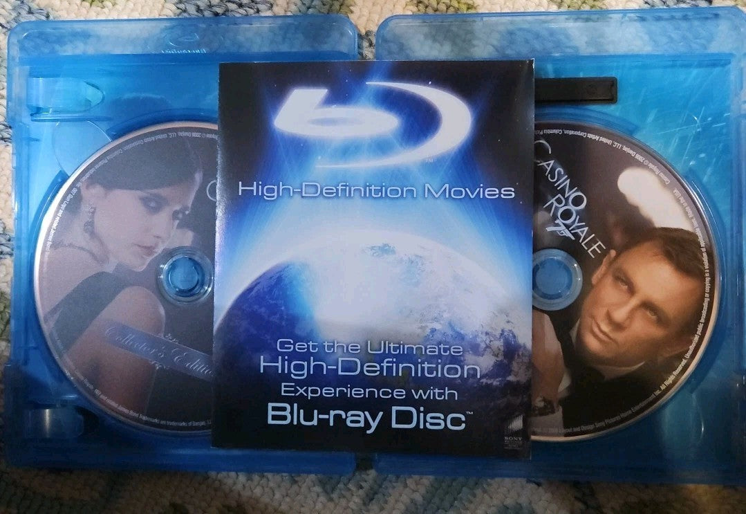 Casino Royale (2006) (Blu-ray, 2006) Tested. Artwork Damage. 