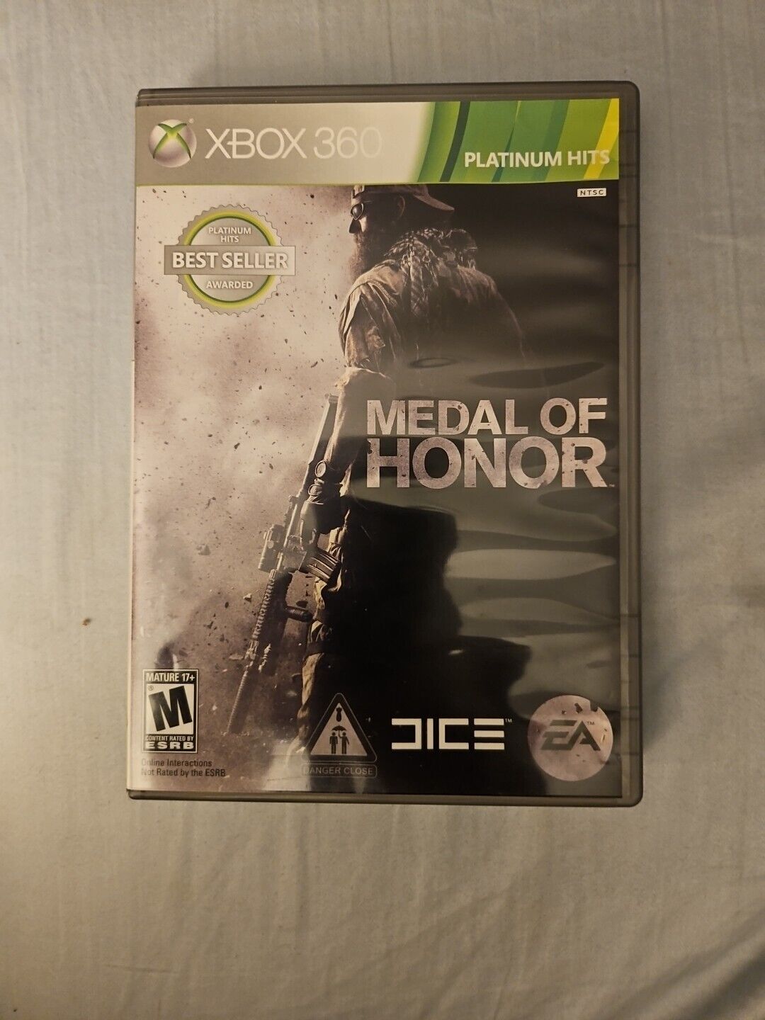 Medal of Honor --Platinum Hits (Microsoft Xbox 360, 2010)
