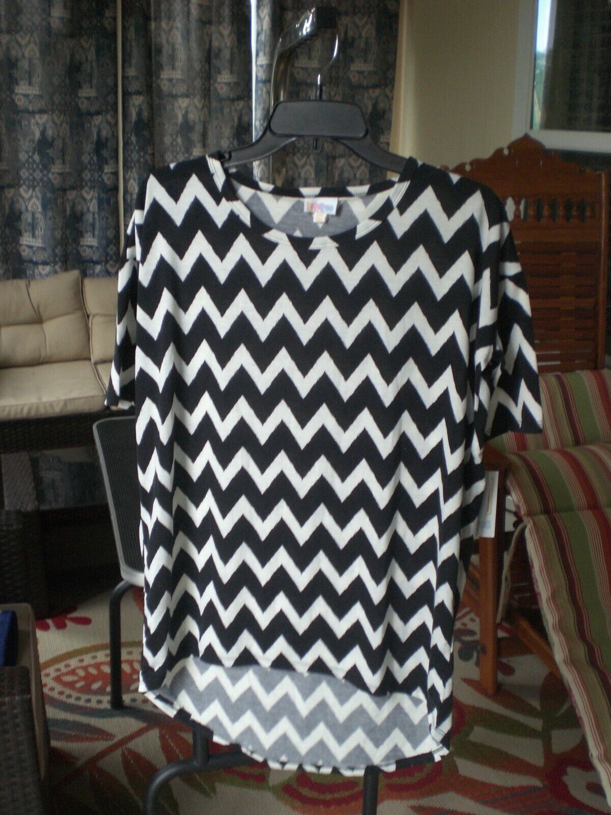 NWT LuLaRoe Black White Chevron Irma Shirt Top Blouse Tunic XXS