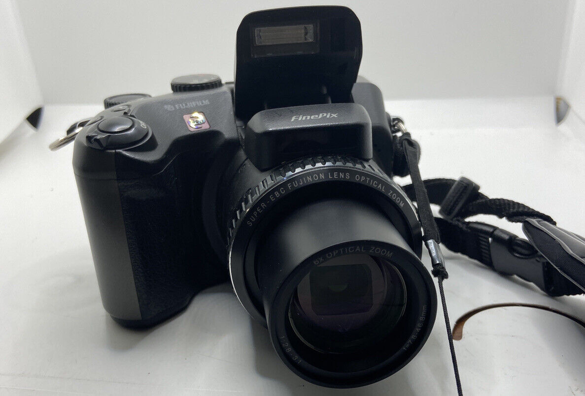 Fujifilm FinePix S S602 Zoom 3MP Digital Camera -Case +Tripod BUNDLE TESTED