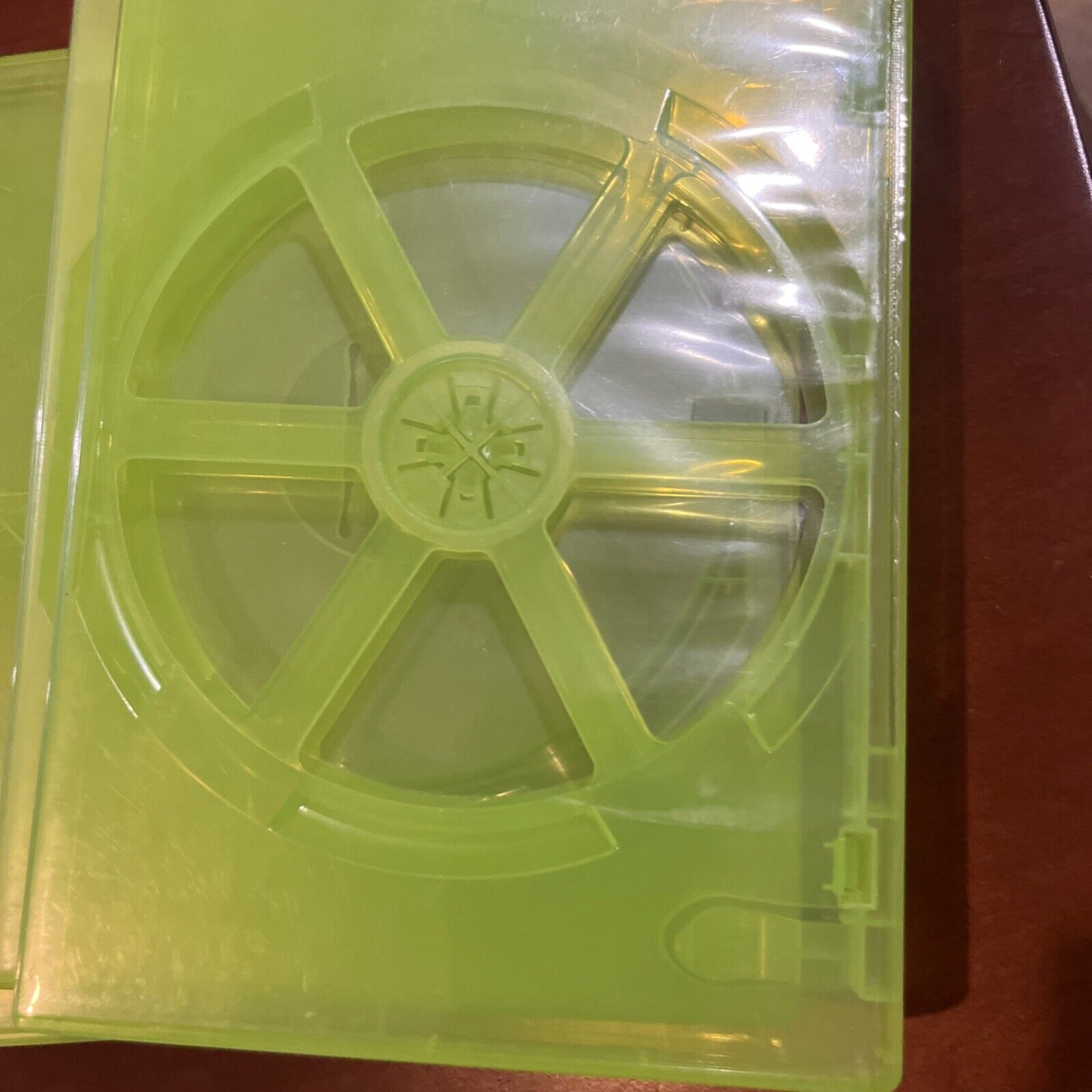 Qty = 4 Used DVD / XBOX / XBOX 360 Cases. Undamaged - Green