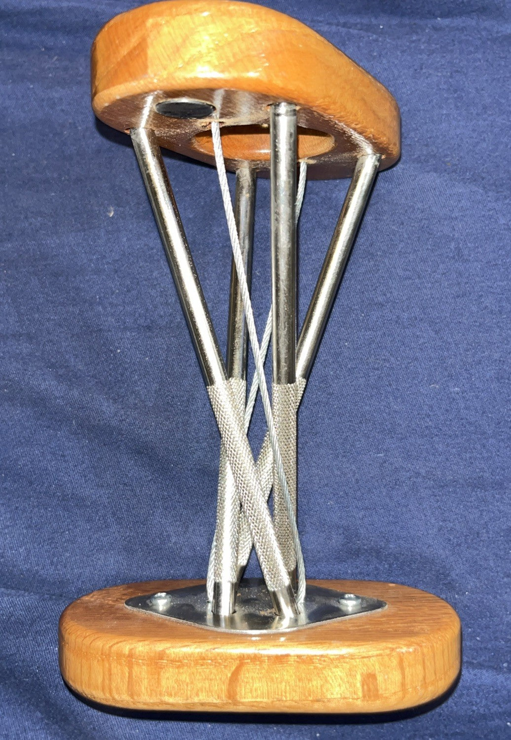 Twistable Pen Holder Made From Wood And Scalpels