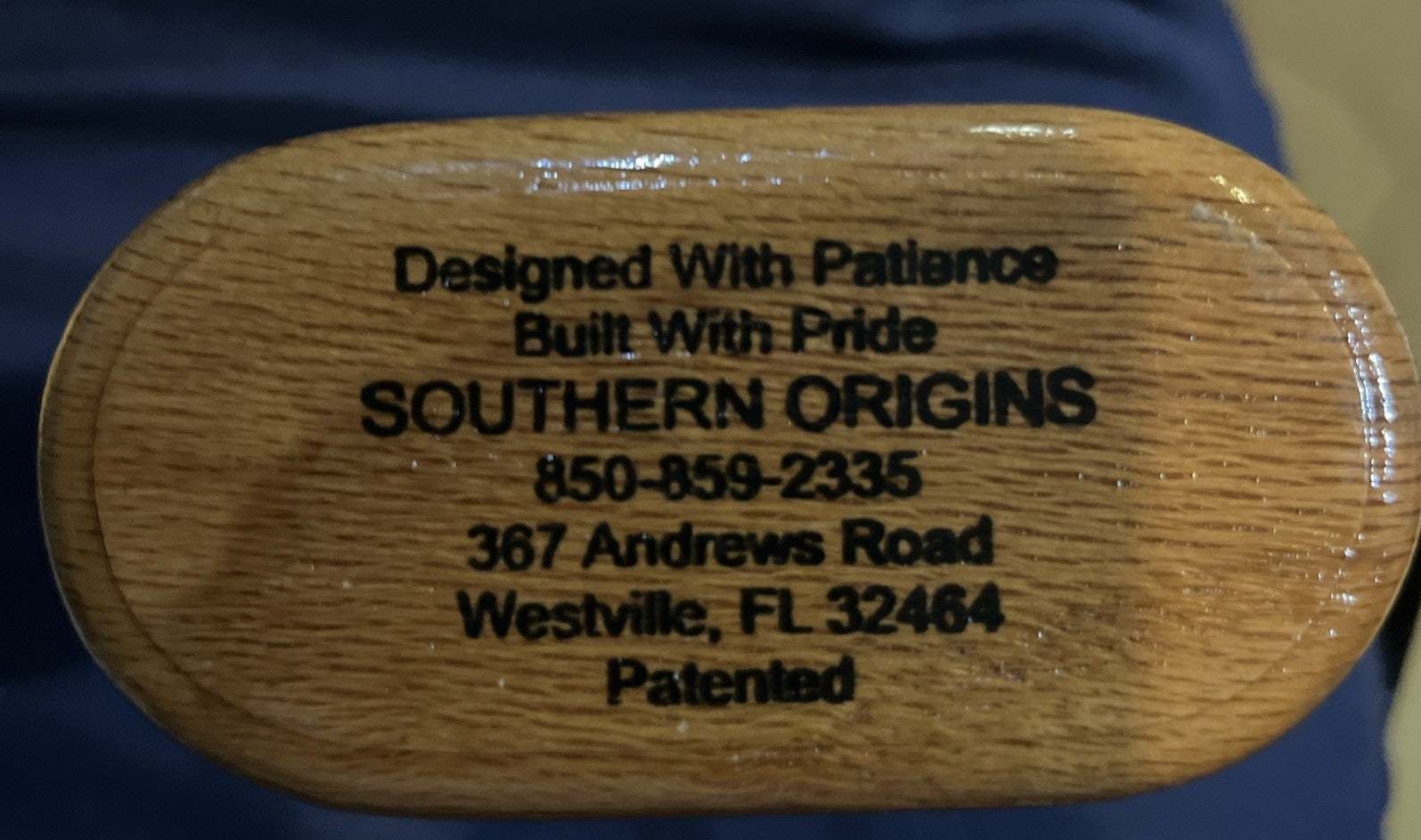 Twistable Pen Holder Made From Wood And Scalpels