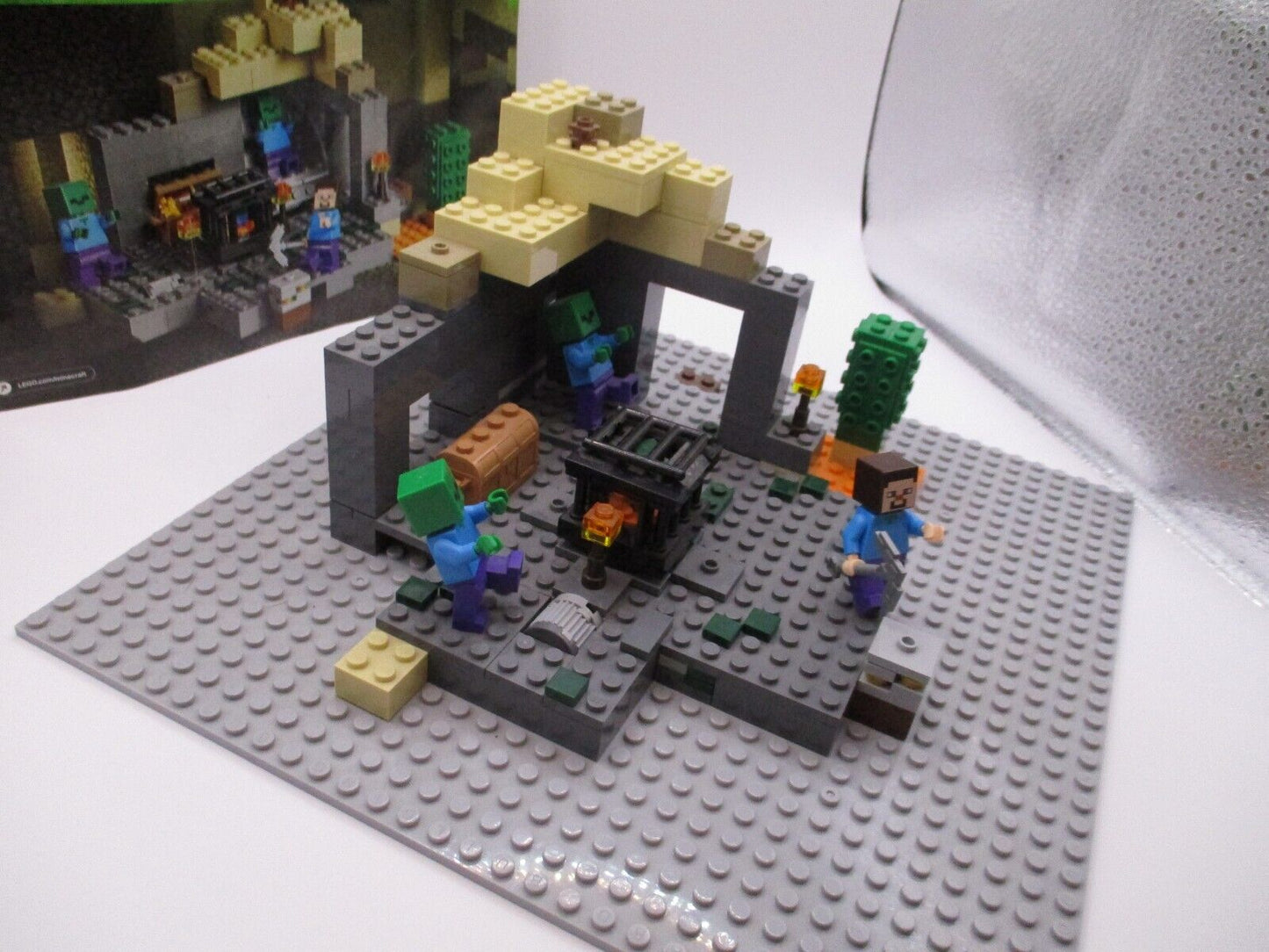 LEGO Minecraft: The Dungeon (21119) NO BOX