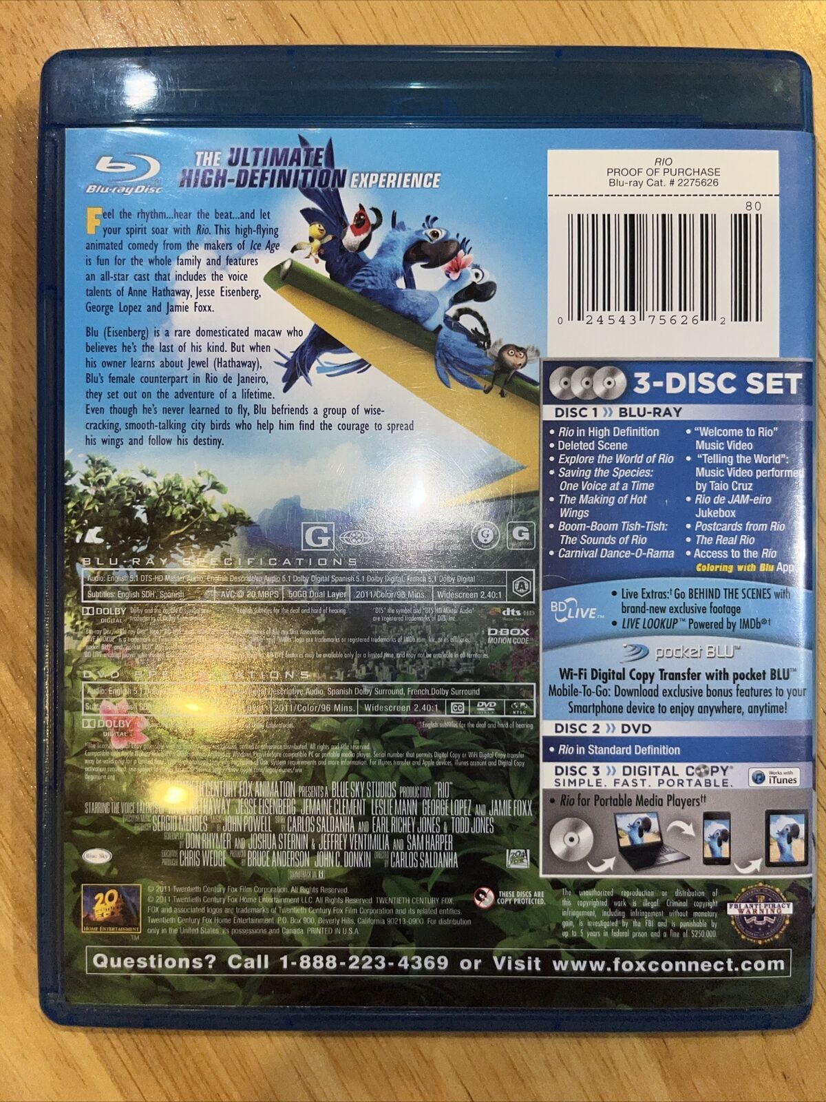 Rio (Blu-ray/DVD, 2011, 3-Disc Set, Includes Digital Copy)