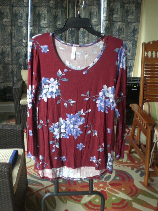 NWT LuLaRoe SMALLFloral Burgundy Lynnae Shirt Top Blouse