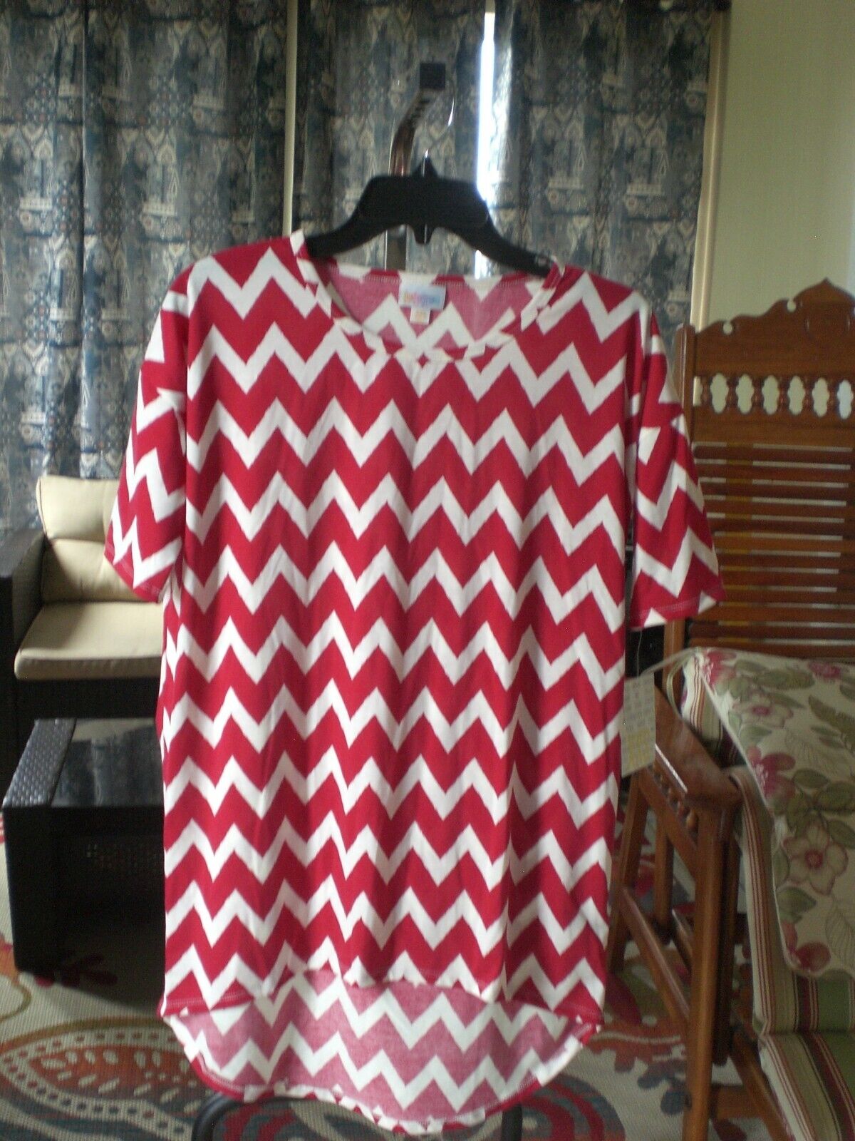 NWT LuLaRoe Irma Shirt Top Blouse Tunic Red and White Chevron XXS