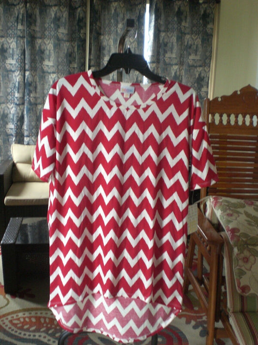 NWT LuLaRoe Irma Shirt Top Blouse Tunic Red and White Chevron XXS